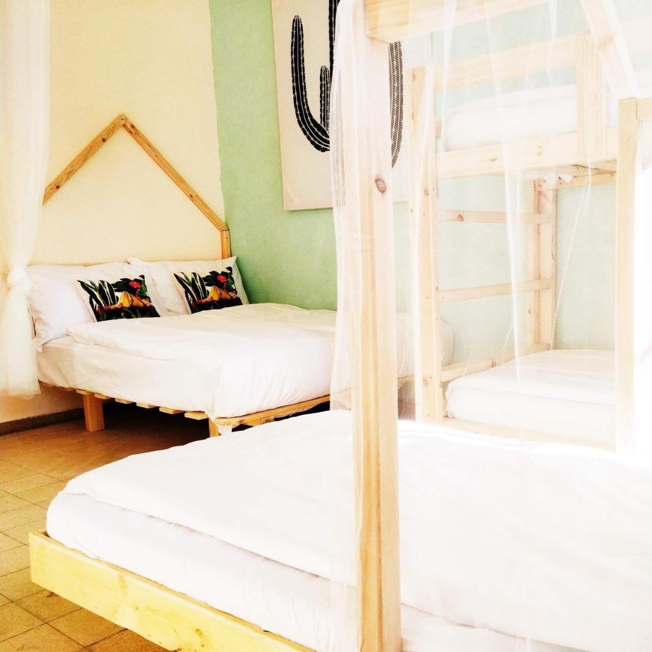 1000Nights Guest House - Near The Beach Тель-Авів Екстер'єр фото